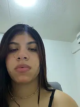 AmandaBrooks 18 online show from April 19, 2026, 4:13 am