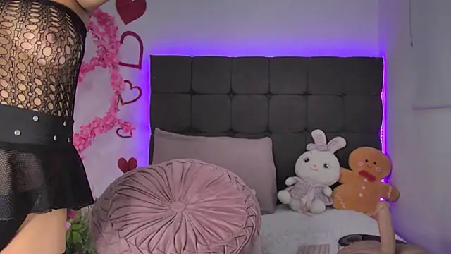 Snapshot of AmandaBrooks_18 chatting on March 8, 2026, 2:15 am AmandaBrooks 18 online show from March 8, 2026, 2:15 am