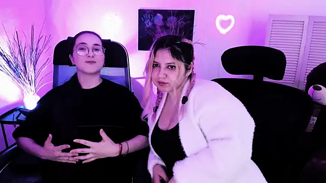 DiaAngell online show from April 3, 2026, 8:48 pm