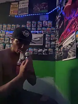 Snapshot of Blade_Ryder666 chatting on May 20, 2026, 10:51 pm Blade Ryder666 online show from May 20, 2026, 10:51 pm