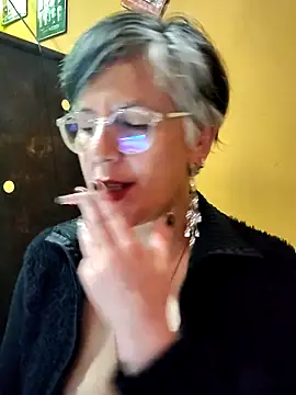 Snapshot of ilonna2025 chatting on May 24, 2026, 10:53 pm ilonna2025 online show from May 24, 2026, 10:53 pm
