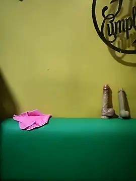 ilonna2025 online show from February 5, 2026, 9:21 pm