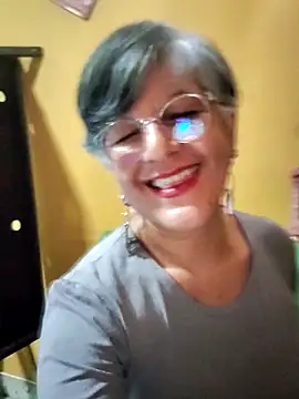 Snapshot of ilonna2025 chatting on June 6, 2026, 11:21 pm ilonna2025 online show from June 6, 2026, 11:21 pm