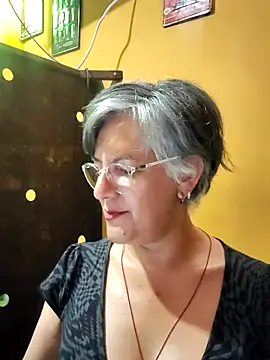 Snapshot of ilonna2025 chatting on June 19, 2026, 11:20 pm ilonna2025 online show from June 19, 2026, 11:20 pm