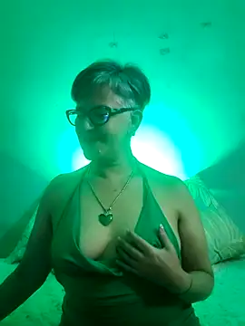 Snapshot of ilonna2025 chatting on March 14, 2026, 9:37 am ilonna2025 online show from March 14, 2026, 9:37 am