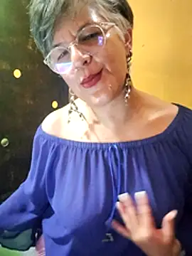Snapshot of ilonna2025 chatting on May 8, 2026, 11:19 pm ilonna2025 online show from May 8, 2026, 11:19 pm