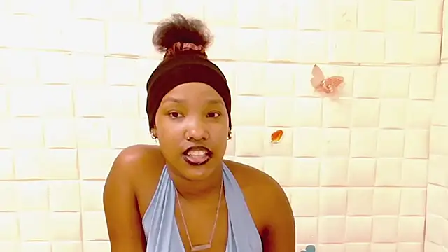 EroticSexyPrada online show from April 3, 2026, 6:14 pm