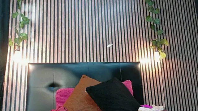 Sophie new25 online show from September 11, 2025, 12:38 pm