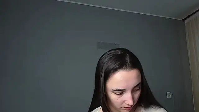 Eva Gloryy online show from May 21, 2026, 1:41 pm