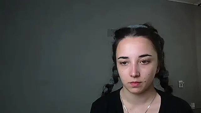 Eva Gloryy online show from May 24, 2026, 10:26 am