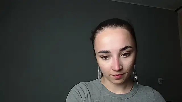 Eva Gloryy online show from May 11, 2026, 7:00 pm