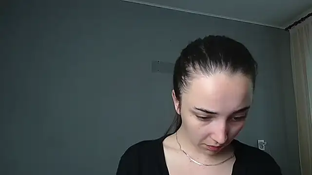 Eva Gloryy online show from May 27, 2026, 9:38 am