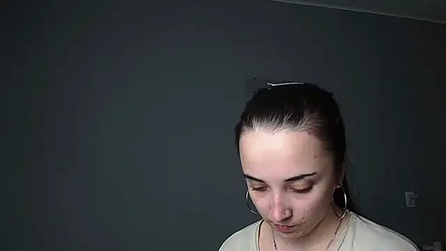 Eva Gloryy online show from May 20, 2026, 5:10 pm