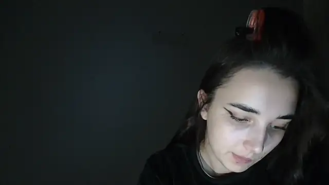 Eva Gloryy online show from November 5, 2025, 2:53 pm