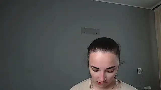 Eva Gloryy online show from May 23, 2026, 1:32 pm
