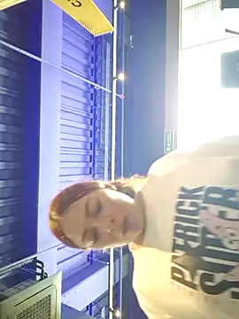 bellamadison24 online show from March 5, 2025, 4:35 pm