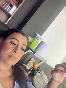 Lili  taylor online show from December 23, 2025, 2:11 am