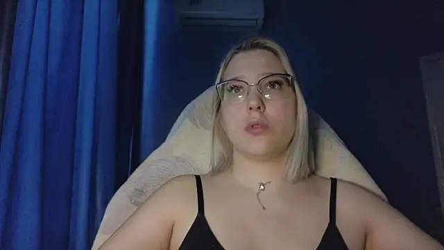 Snapshot of HotBrandyX chatting on November 14, 2025, 8:51 am HotBrandyX online show from November 14, 2025, 8:51 am