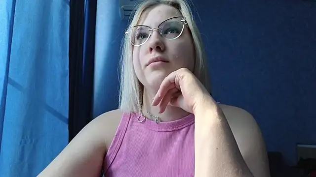 HotBrandyX online show from April 4, 2026, 4:41 am