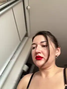 sweetflowers69 online show from March 16, 2025, 9:05 am