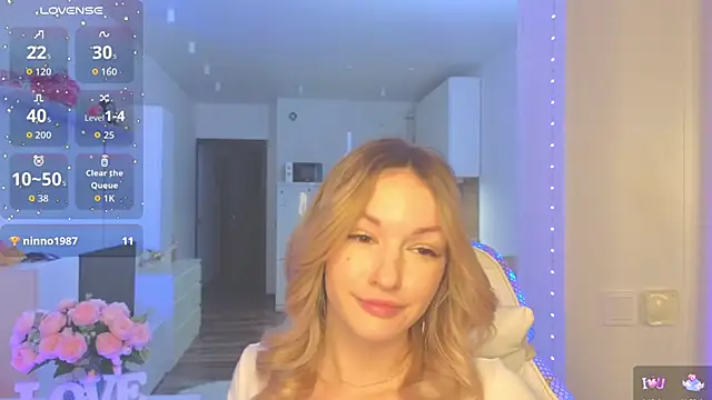 Snapshot of MargaretSweet1 chatting on October 6, 2025, 12:34 am MargaretSweet1 online show from October 6, 2025, 12:34 am