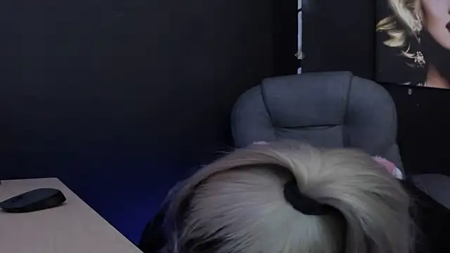 viktoria davis  online show from February 24, 2026, 10:54 pm