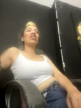 viktoria davis  online show from September 10, 2025, 11:48 pm