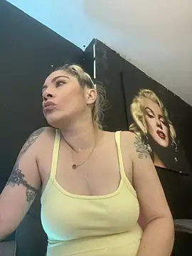 viktoria davis  online show from February 16, 2026, 9:45 pm