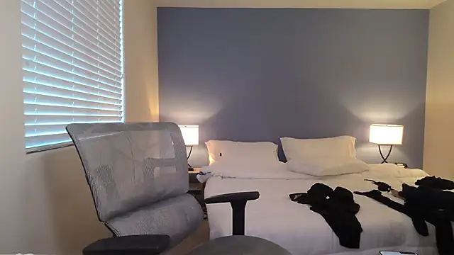 ha888we online show from September 20, 2025, 3:39 pm