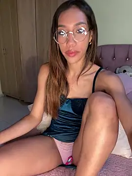 Snapshot of zoe_storm chatting on March 6, 2026, 12:27 am zoe storm online show from March 6, 2026, 12:27 am