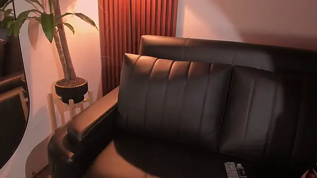 Snapshot of Georgina_caruso chatting on June 1, 2026, 4:24 am Georgina caruso online show from June 1, 2026, 4:24 am