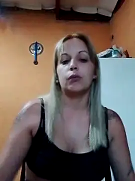 Snapshot of Pilarxxx666 chatting on February 11, 2026, 10:42 pm Pilarxxx666 online show from February 11, 2026, 10:42 pm