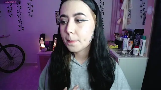 Snapshot of _codeline chatting on January 15, 2026, 5:44 am codeline online show from January 15, 2026, 5:44 am