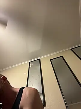 Snapshot of biggzee6 chatting on November 29, 2025, 10:10 pm biggzee6 online show from November 29, 2025, 10:10 pm