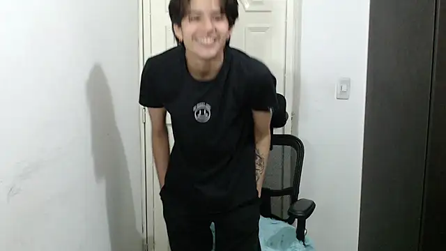 Snapshot of Dha_lia0 chatting on January 23, 2025, 3:26 am Dha lia0 online show from January 23, 2025, 3:26 am