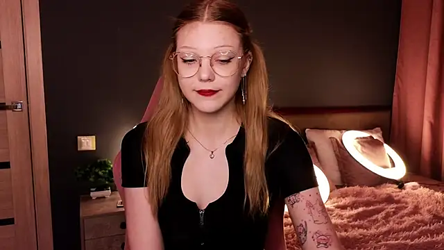 MiaWhisper online show from February 5, 2025, 11:23 am