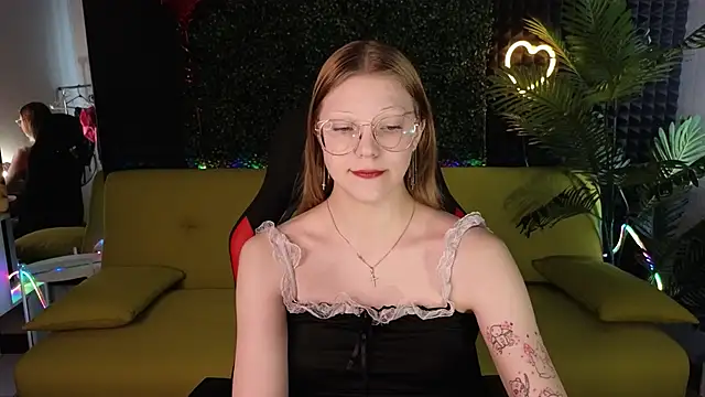 MiaWhisper online show from February 28, 2025, 4:21 am