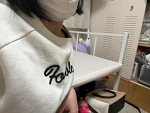 Snapshot of riri_riri_jp chatting on April 29, 2026, 9:13 am riri riri jp online show from April 29, 2026, 9:13 am