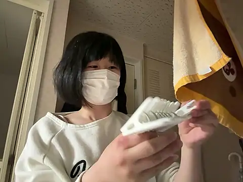 Snapshot of riri_riri_jp chatting on April 28, 2026, 9:35 am riri riri jp online show from April 28, 2026, 9:35 am