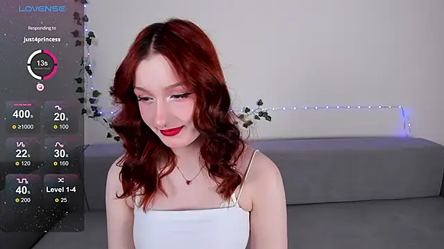 Snapshot of EmmyStar_ chatting on March 12, 2025, 9:13 pm EmmyStar online show from March 12, 2025, 9:13 pm