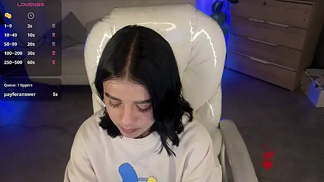 Nicole Foxx  online show from January 13, 2026, 6:56 pm