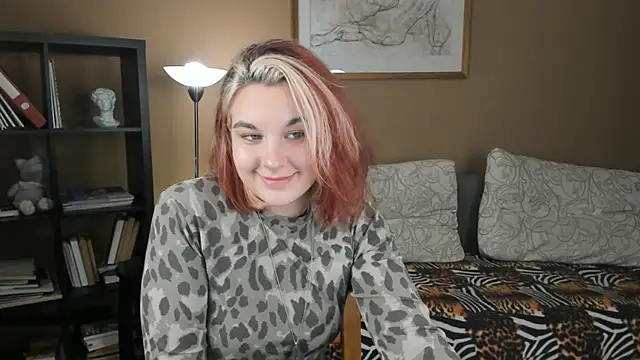 Snapshot of PeggyBark chatting on January 25, 2025, 9:36 am PeggyBark online show from January 25, 2025, 9:36 am