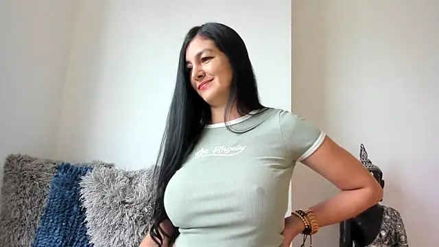sofhia daniels online show from October 11, 2025, 9:27 pm