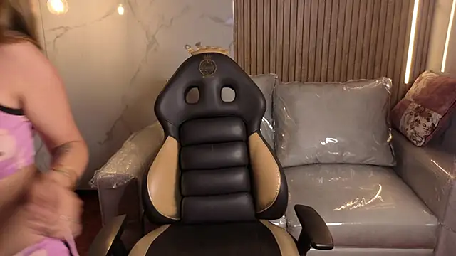 Kitten Cam online show from January 11, 2026, 6:04 pm