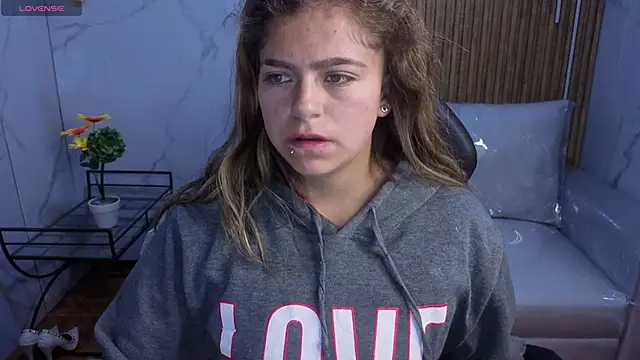 Kitten Cam online show from February 7, 2026, 12:13 pm