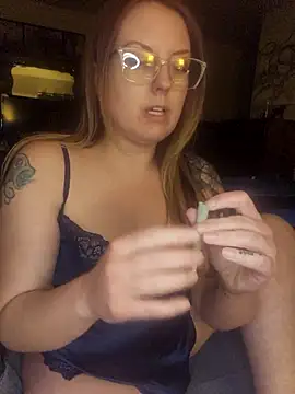 Snapshot of TattedMamaXOXO chatting on March 23, 2025, 4:38 am TattedMamaXOXO online show from March 23, 2025, 4:38 am