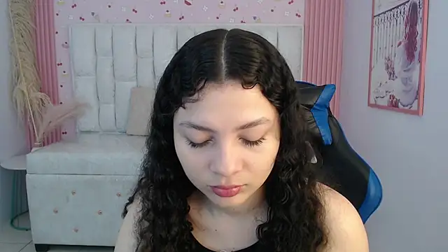 shalon diaz s online show from November 21, 2025, 1:43 pm