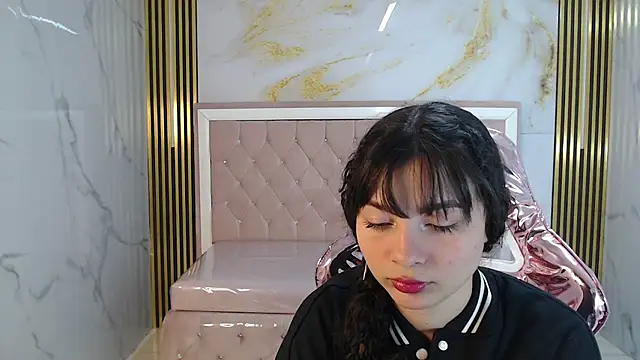 Snapshot of shalon_diaz_s chatting on February 19, 2025, 1:06 pm shalon diaz s online show from February 19, 2025, 1:06 pm