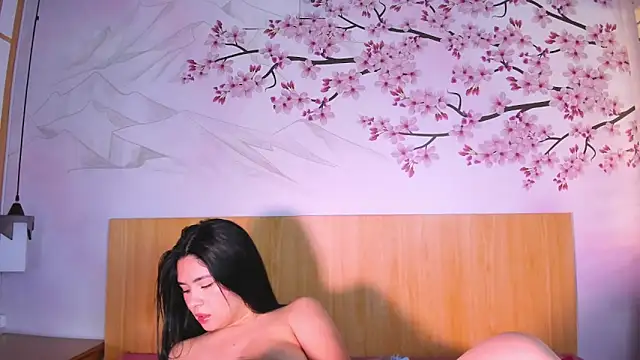 Snapshot of Yasmin_Scott chatting on November 7, 2025, 11:59 am Yasmin Scott online show from November 7, 2025, 11:59 am