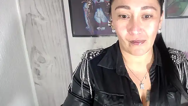 JULIANAWET69 online show from November 3, 2025, 1:33 am